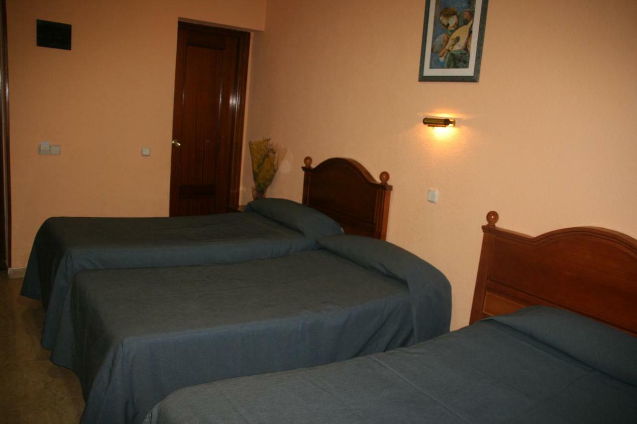 מדריד Hostal Playa 2 מראה חיצוני תמונה